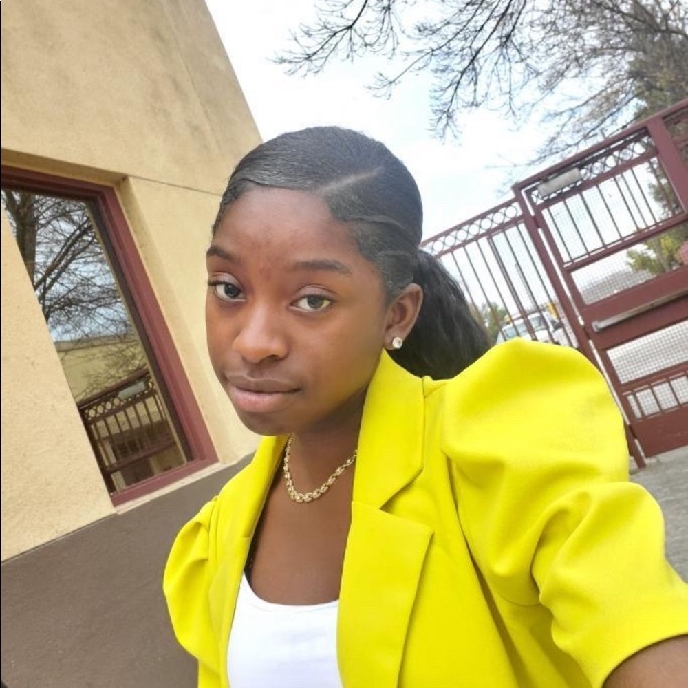 Meet your Posher, Angelique